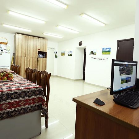 Byron Hostel Yerevan Exterior photo