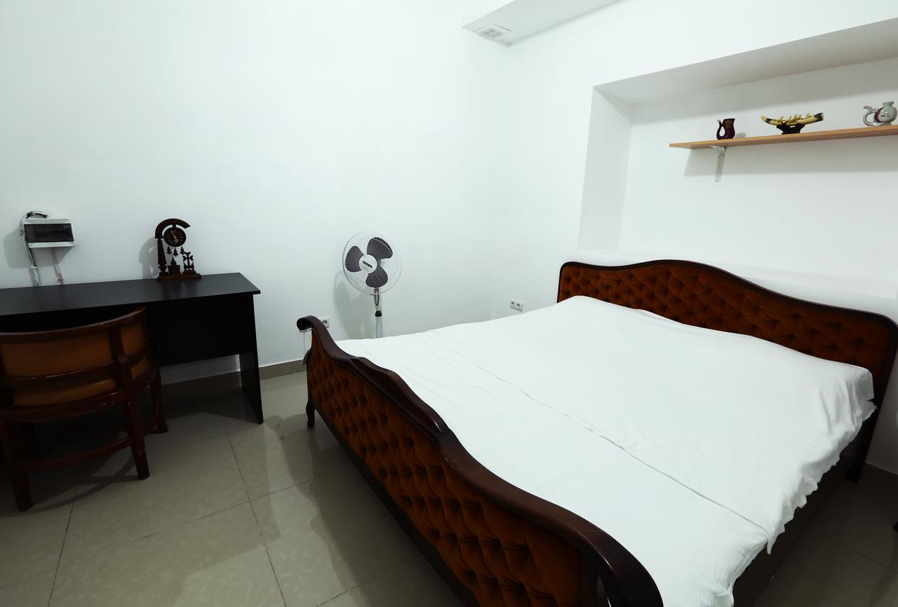 Byron Hostel Yerevan Exterior photo