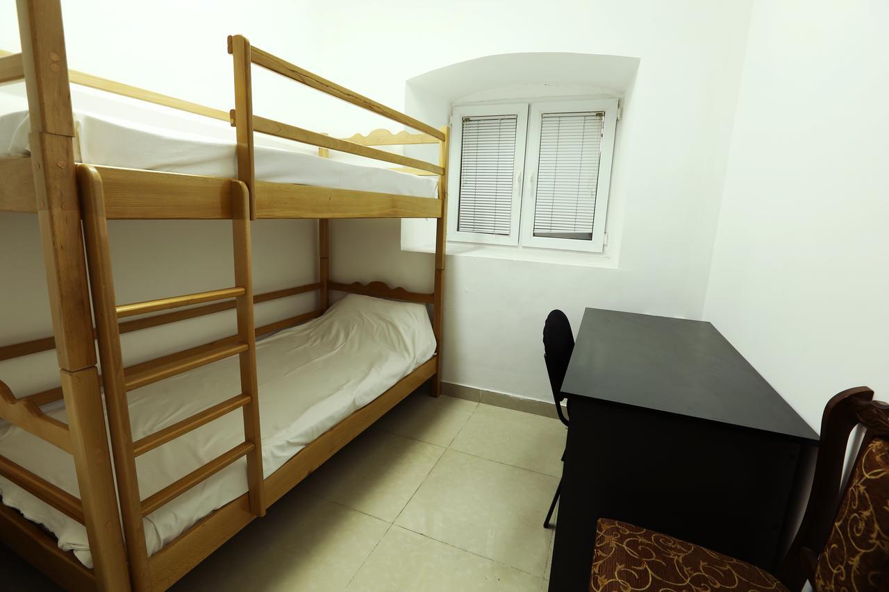 Byron Hostel Yerevan Exterior photo