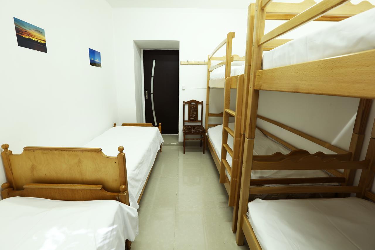 Byron Hostel Yerevan Exterior photo