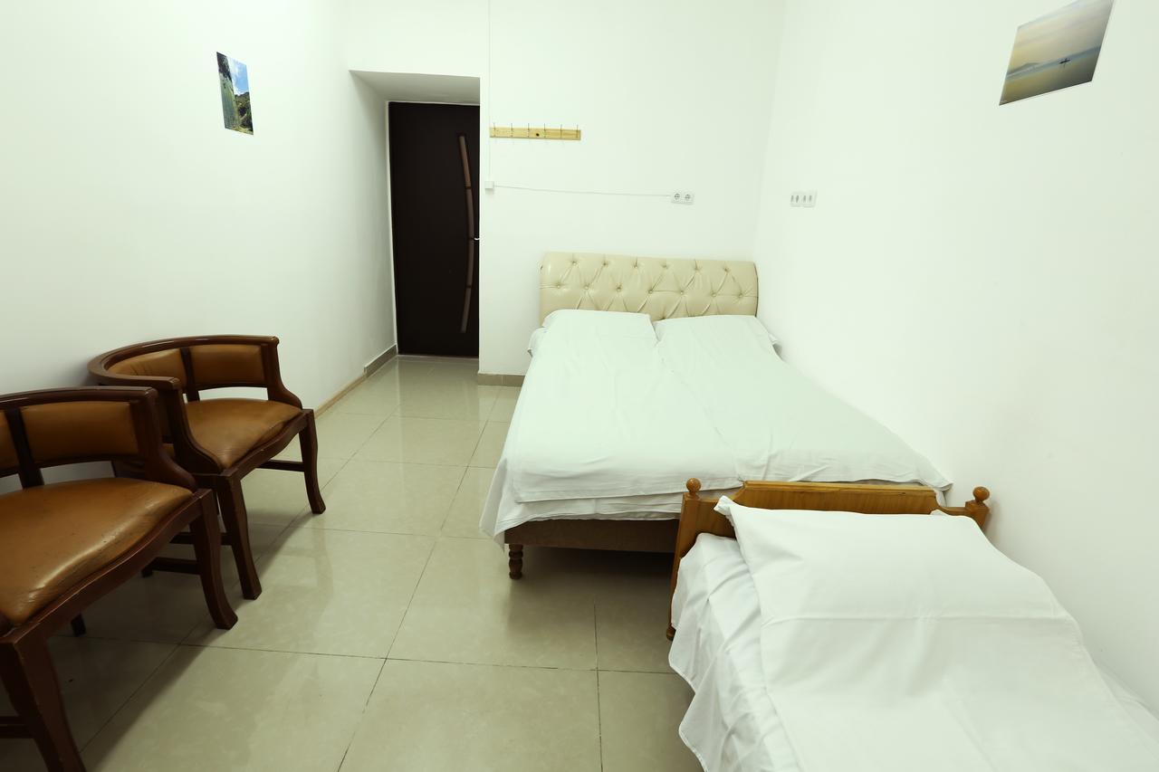 Byron Hostel Yerevan Exterior photo