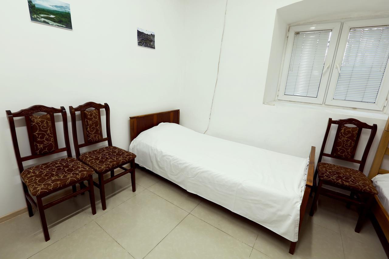 Byron Hostel Yerevan Exterior photo