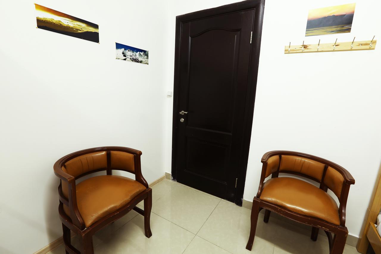 Byron Hostel Yerevan Exterior photo